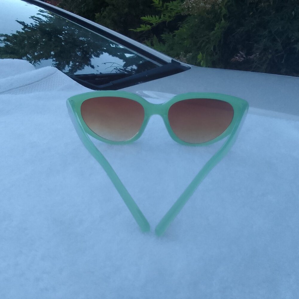 Bundle Sunglass&Beach Coverup Silky Soft Well-Des… - image 3